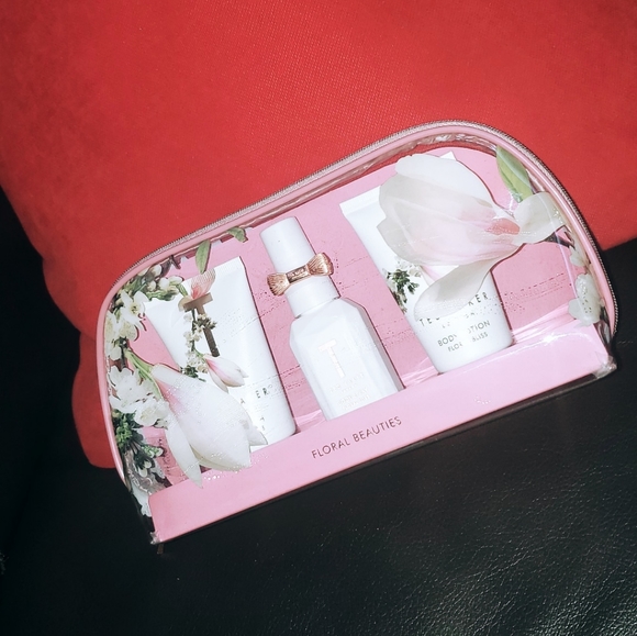 ❗final sale❗Ted Baker FLORAL BLI Mini Beauty - Picture 2 of 2